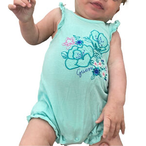 👶🏻Guess baby romper 👶🏻3-6 months